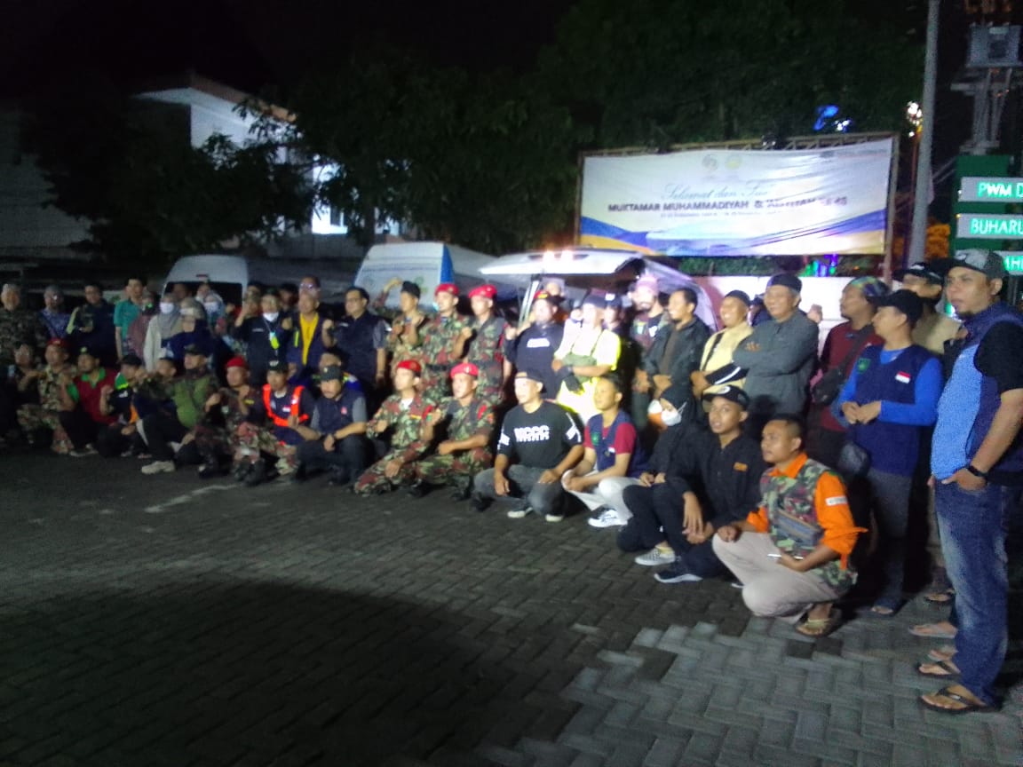 Bintara_BA's tweet photo. Potensi pertukangan dari Gunungkidul berangkat ke Cianjur bersama pemberangkatan relawan gelombang kedua @MDMCDIY. Semoga dapat membantu mendirikan shelter sesuai kebutuhan https://t.co/YVWIBL5GCB