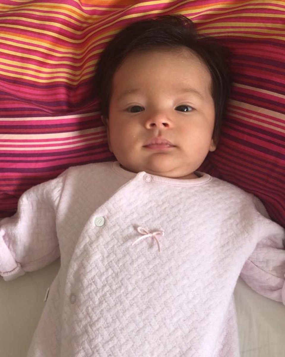 JulianCaletti's tweet photo. Little Vivi 7 weeks old (and big Alicia when she was the same age)… https://t.co/P98n2IXZWl