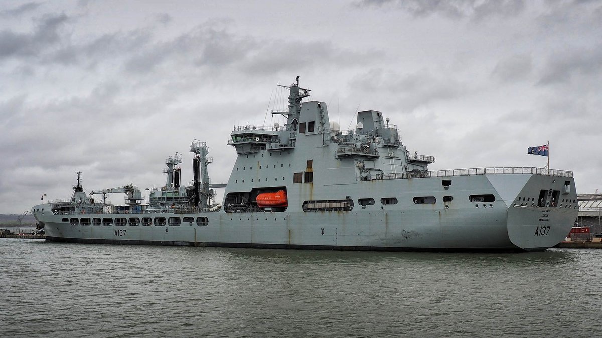 .@RFATiderace alongside in Portsmouth this weekend. Via @CNPics