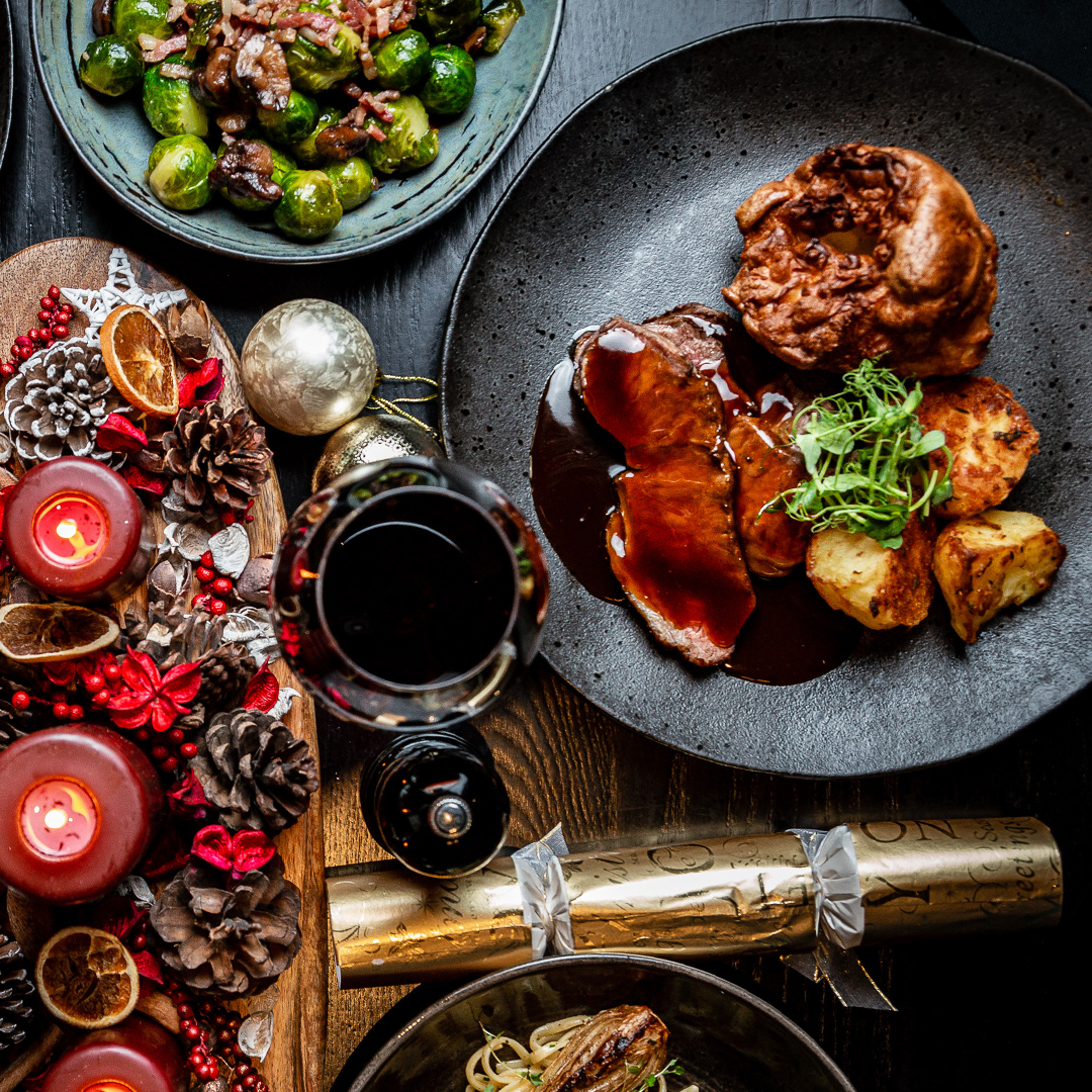 Dine with Embankment Kitchen this Christmas and enjoy their festive set menu🎄 With three delicious courses displaying a mix of all the traditional trimmings, the festive menu is a perfect choice to enjoy with the family this Christmas💫