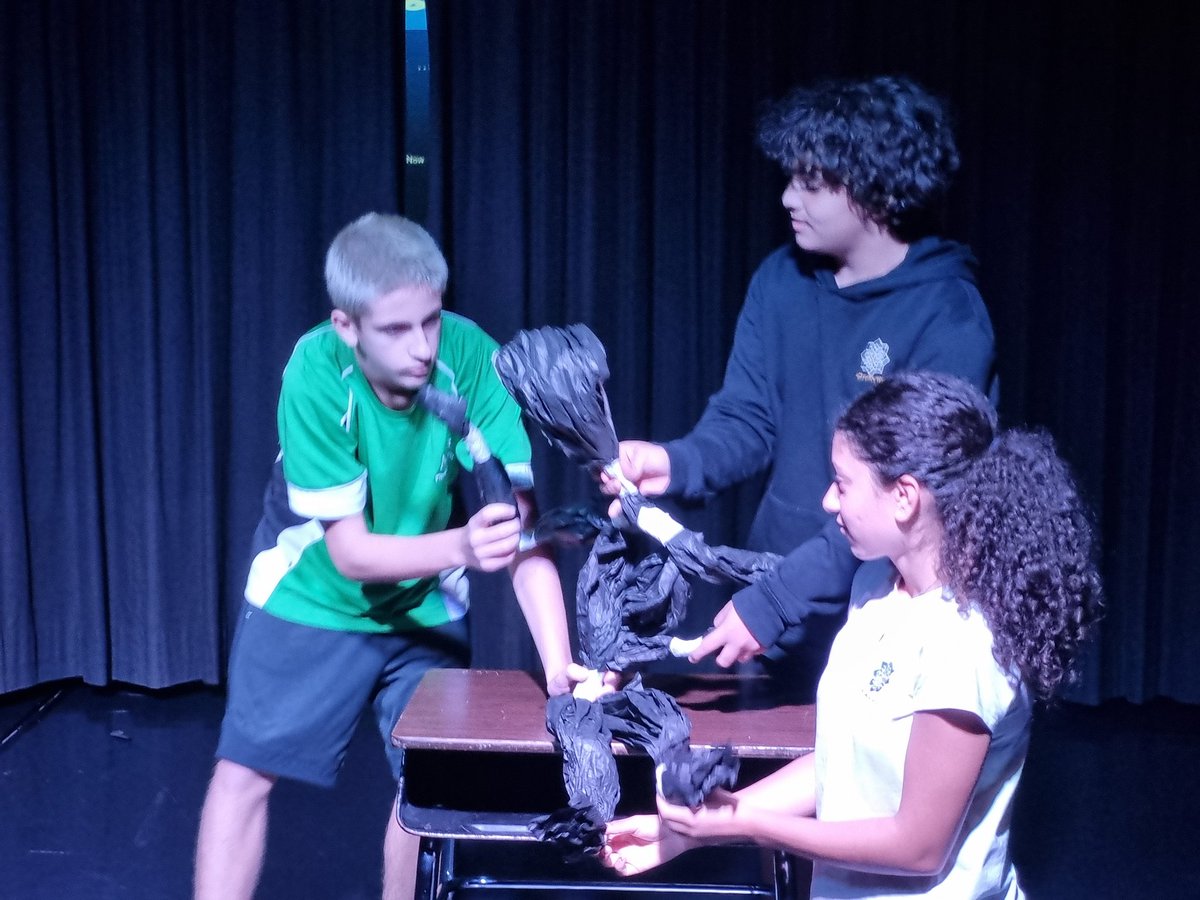 Love teaching Puppetry. <a href="/ACSAbuDhabiMS/">ACS Abu Dhabi Middle School</a> #ACSlearns #iamACS