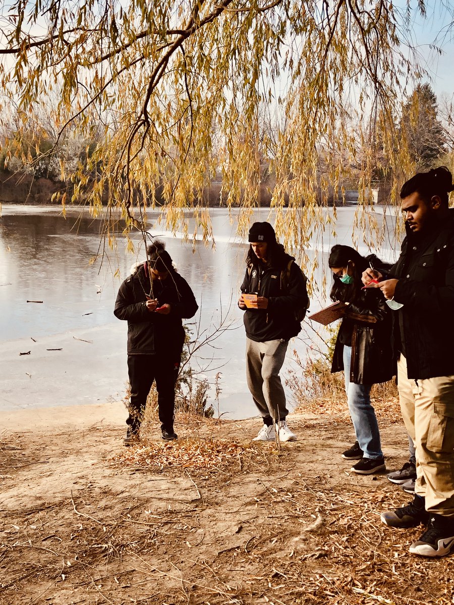 Last Wednesday, we took the class outside! Thanks to @OsgoodeNews JD/MES student Celia White and MES student Michelle Kushnir for a moving presentation on the rights of rivers, while reflecting on our place in the Black Creek watershed