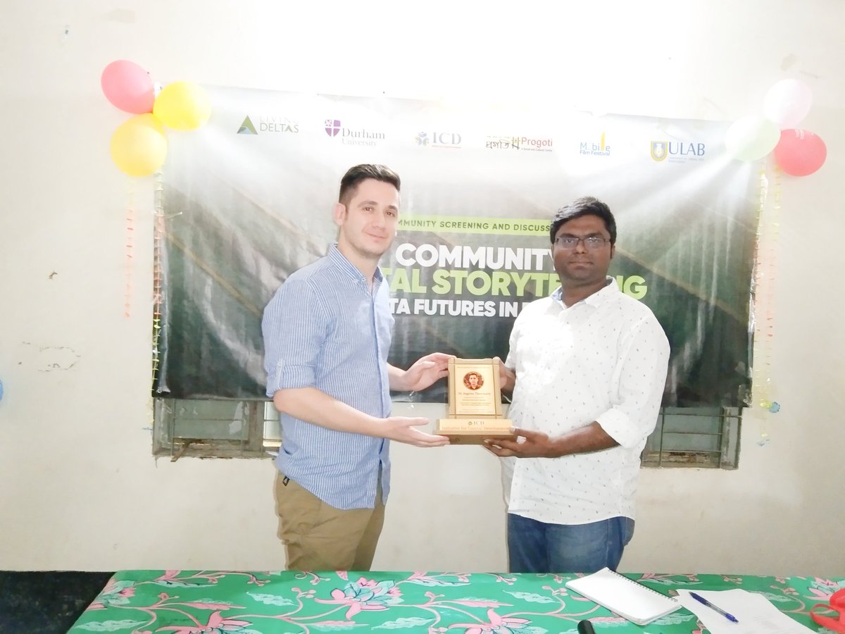 AsikGdri's tweet photo. Dr. @angelos Theocharis, receiving award for Unconditional support to the Munda Community, at Koyra, Khulna, Bangladesh. https://t.co/MH2bXF2bQT