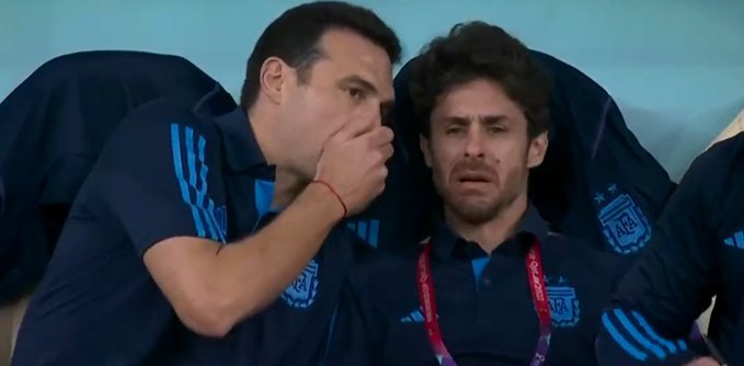 - Entonces entra el escribano con un sobre, y cuando Peluffo le pone el micrófono cerca, le dice "el ganador es DANIEL FERREYRA.."