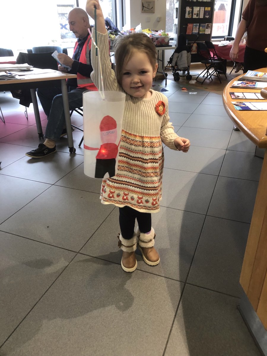 CaerphillyLib's tweet photo. Gweithdai Gwneud Llusernan ar gyfer Afon y Goleumi 2022 - River of Light Lantern Making Workshop!
Heddiw - Today @CaerphillyLib 10:00-5:00!
#Caerphilly #CaerphillyLibrary https://t.co/vCrJOmUIy0