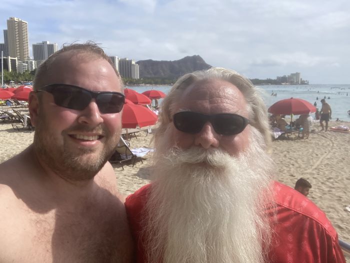 Honolulu Thanksgiving Santa With Spencer Jack &amp; Jason. durangotexas.blogspot.com/2022/11/honolu…