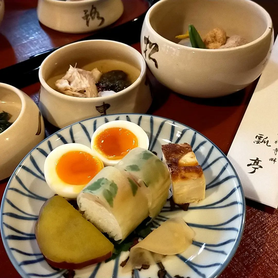MrsYell's tweet photo. テレビで紹介された金運アップの神社に行って来ました 朝がゆにもチャレンジ ⁡⁡京都は⁡何度訪れても飽きまへんどすの～⁡ 寒くなってトイレも���くなって来ましたが自慢の吸水ショーツがあれば安心 #御金神社 #瓢亭別館  #朝がゆ #吸水ショーツ #尿もれ対策  #尿漏れ
https://t.co/ZC5PiGPuAk https://t.co/PKHIL5zEPA
