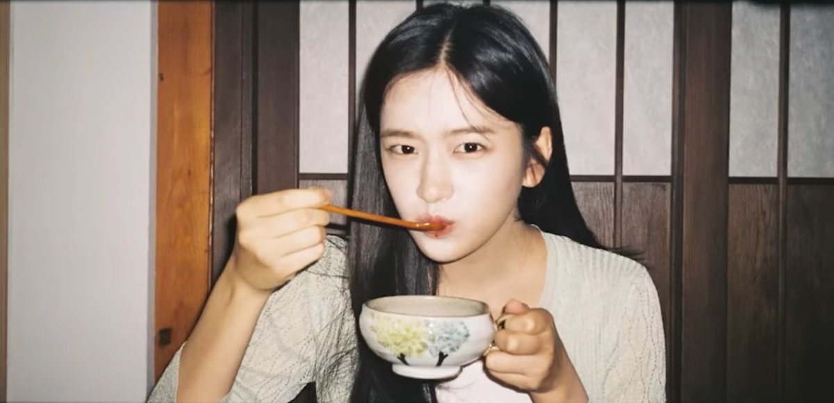 yujinsource's tweet image. yujin pictures from her date with rei