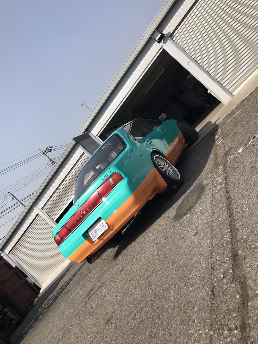 BREAK10381984's tweet photo. 今思えばこのローレルからおかしくなったんだよな🙄
マスーさんの最近のカラーセンスはパリピ🙄
#全塗装
#激安全塗装
#オールペン
#改造車
#ドリ車
#ドリフト
#powerbreak https://t.co/azhLs964ll