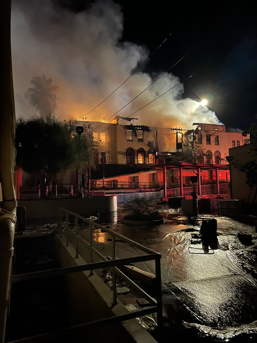 VCFD_PIO's tweet photo. #PaulaFire FF are on scene at the Santa Paula High School - 400 block 6th St. Fire contained to the McMahan gym era 1930s. Fire reported at 12:40 am. No injuries. Defensive fire. Currently releasing equipment. @VenturaCityFD @OxnardFire @Fillmorecity @SP_Police https://t.co/X56FqyUztL