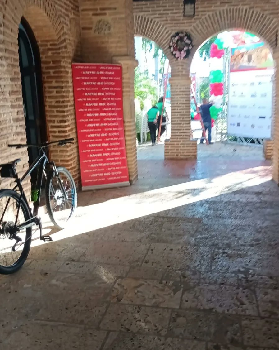 Mapfre_BHD's tweet photo. Hoy acompañamos las familias en el esperado Rally Familiar organizado por @museotrampolin, un evento cultural para adquirir conocimientos, recorriendon las calles de la Ciudad Colonial, donde los participantes completan juntos las preguntas y retos.

#RallyTrampolin
#MAPFREBHD https://t.co/H129yWX4N5