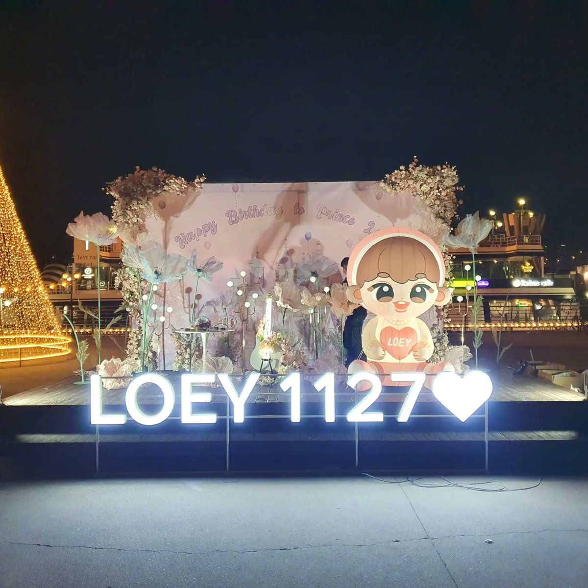 light89624529's tweet photo. #HappyBirthdayCHANYEOL
要每天开心快乐啊 https://t.co/ybN26Ha7cj