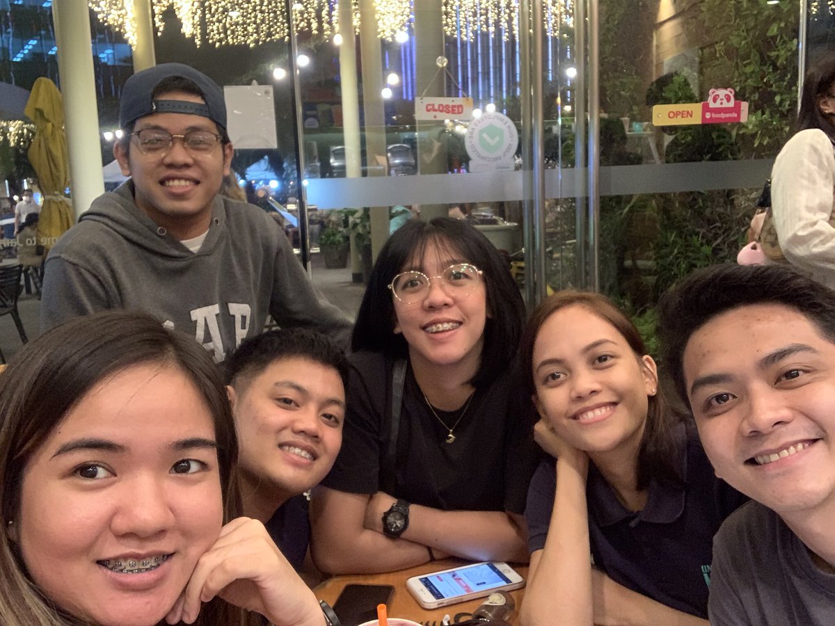 adele_razos's tweet photo. With my former UMak Student Council~💖 https://t.co/ftXDxp9sih