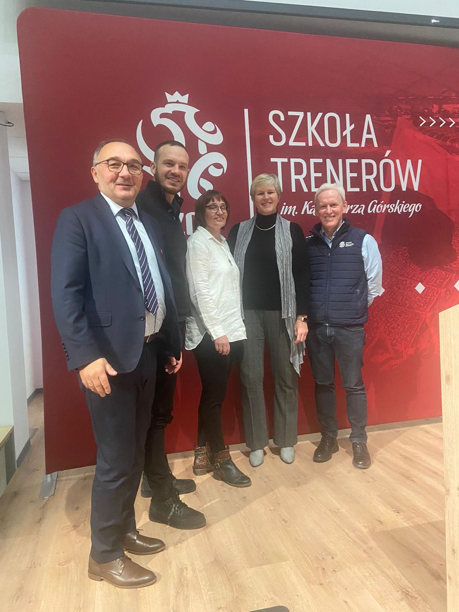 Presenting at the Polish FA Coach’s conference in Łódź