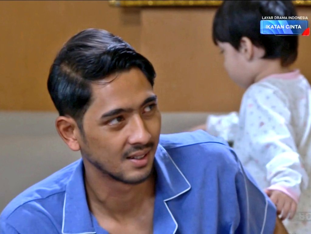 diiansn's tweet photo. Wakakaka jangan pura2 shock, demen kan kalian 🤣 #IkatanCintaEp967 #IkatanCinta https://t.co/6EJblNfo5z