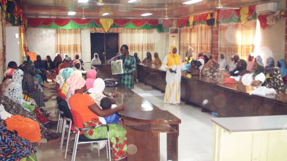 A2E_BurkinaFaso's tweet photo. Dans le cadre du projet Jeunesse Sahélienne pour l'Action Climatique #jesac en consortium avec @oxfamauburkina nous avons sensibiliser 100 femmes et filles déplacées interne ce samedi sur les changements climatiques
#climateawarness #226climativist #action_a2e #PACJA #tl226 https://t.co/M7F6xcLjG5
