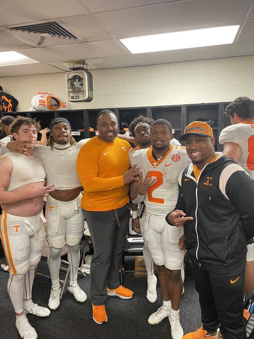 CoachMack_KSU's tweet image. Proud of these guys for closing the regular season out the right way! 80+ yd TD runs, Good Pass Pro, &amp;amp; Running thru bodies all night. UT RBs; future is bright. Lets go get 1-more!