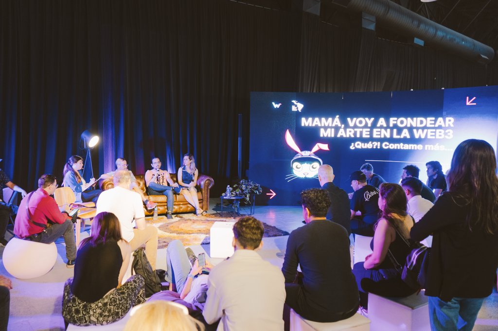 TKNar_ar's tweet photo. Gracias a @NftyDreams, a los dreamers y a @techbubble pudimos estar en @labitconf en Argentina contando sobre nuestro proyecto pegadógico para apoyar a artistas. https://t.co/1ZDs44IHOe