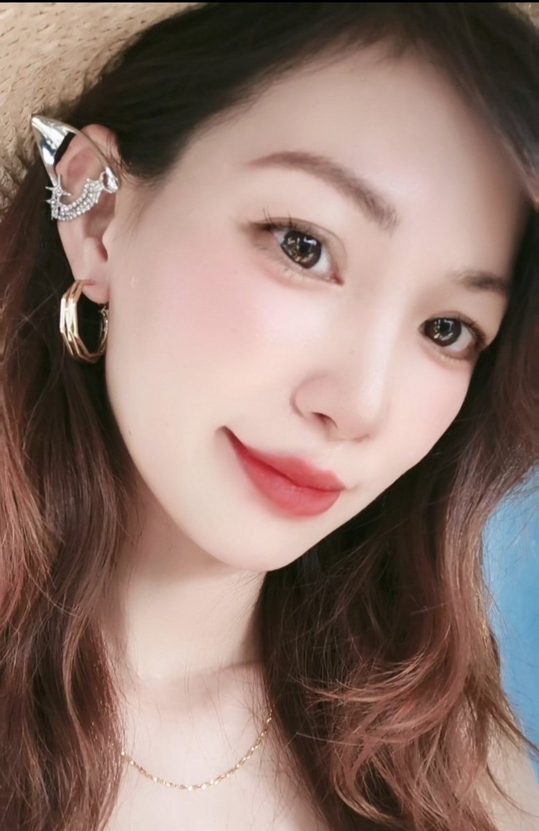 chuxin_26's tweet photo. Go out elegantly and calmly every day, and bring a different smile to yourself. https://t.co/76ATFLorfn