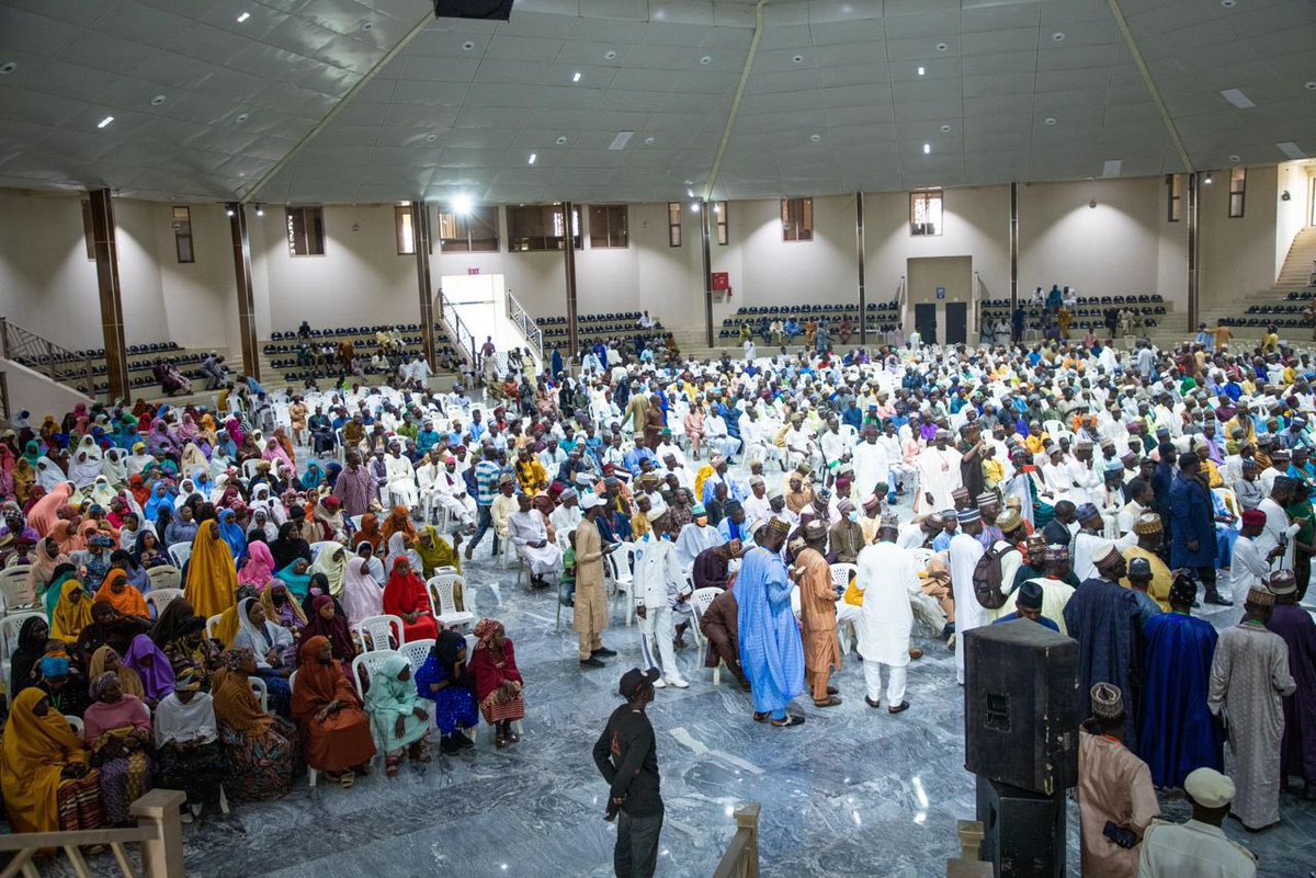 Better_Kaduna's tweet photo. Mallam @ubasanius served as the Special Guest of Honor at the graduation ceremony of Sheikh Dahiru Usman Bauchi Quranic School
Recall that JIBWIS of Izala, Tijjaniyya Grassroots Mobilization and Fityanul Islam groups have all endorsed the APC Candidate
#TheProgressContinues https://t.co/LBbiGGyrWT