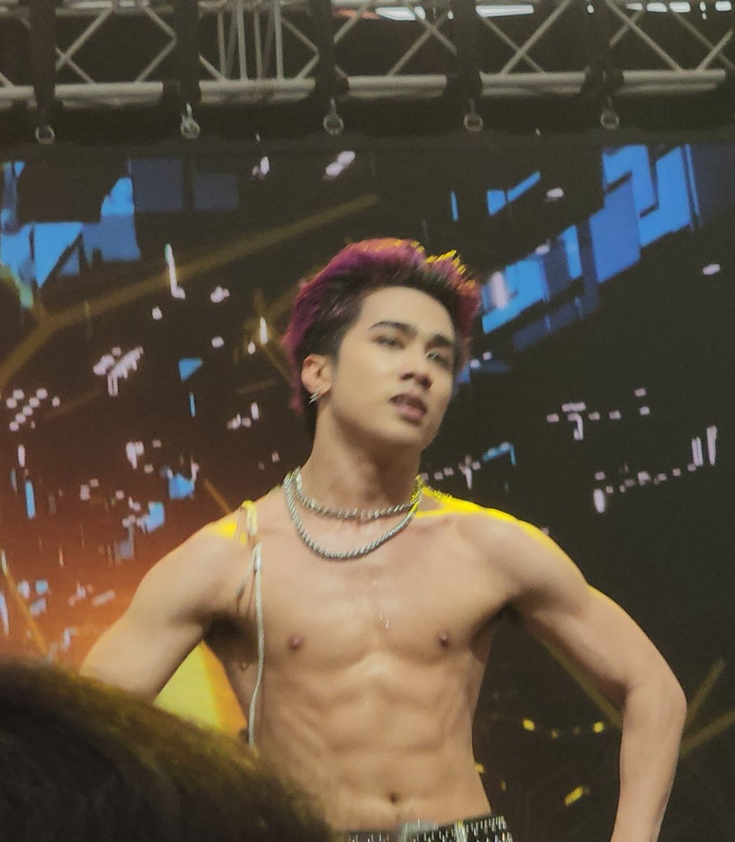chickenislove19's tweet photo. Wow! @JoshCullen_s lookin' so good!

PS: Wag nyo pagagalitan na naghubad sya kasi sobrang lagkit talaga dito. https://t.co/wk3DCfQmiH