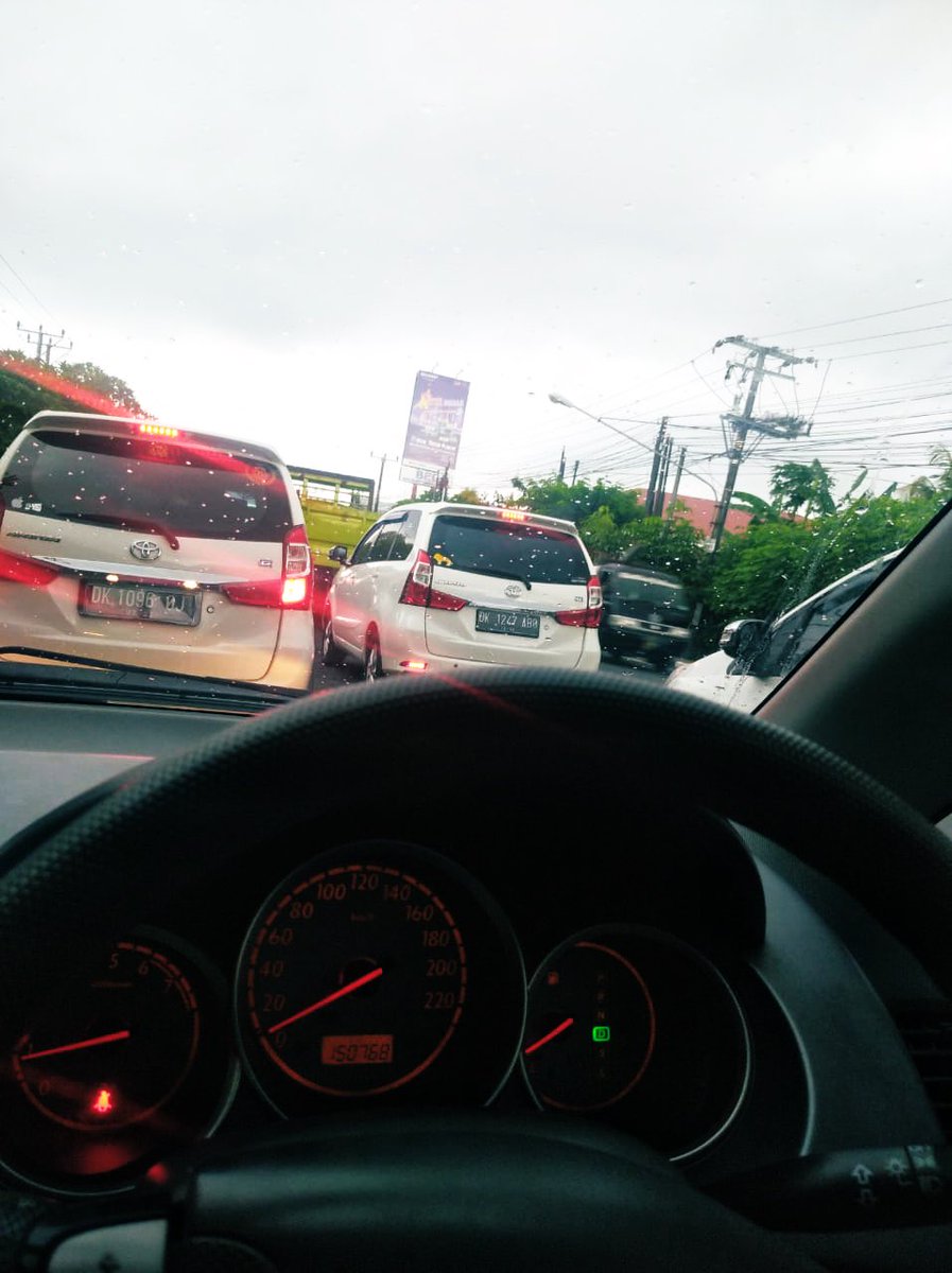 Seperti pelangi setia menunggu hujan reda 🌧☁️🌈