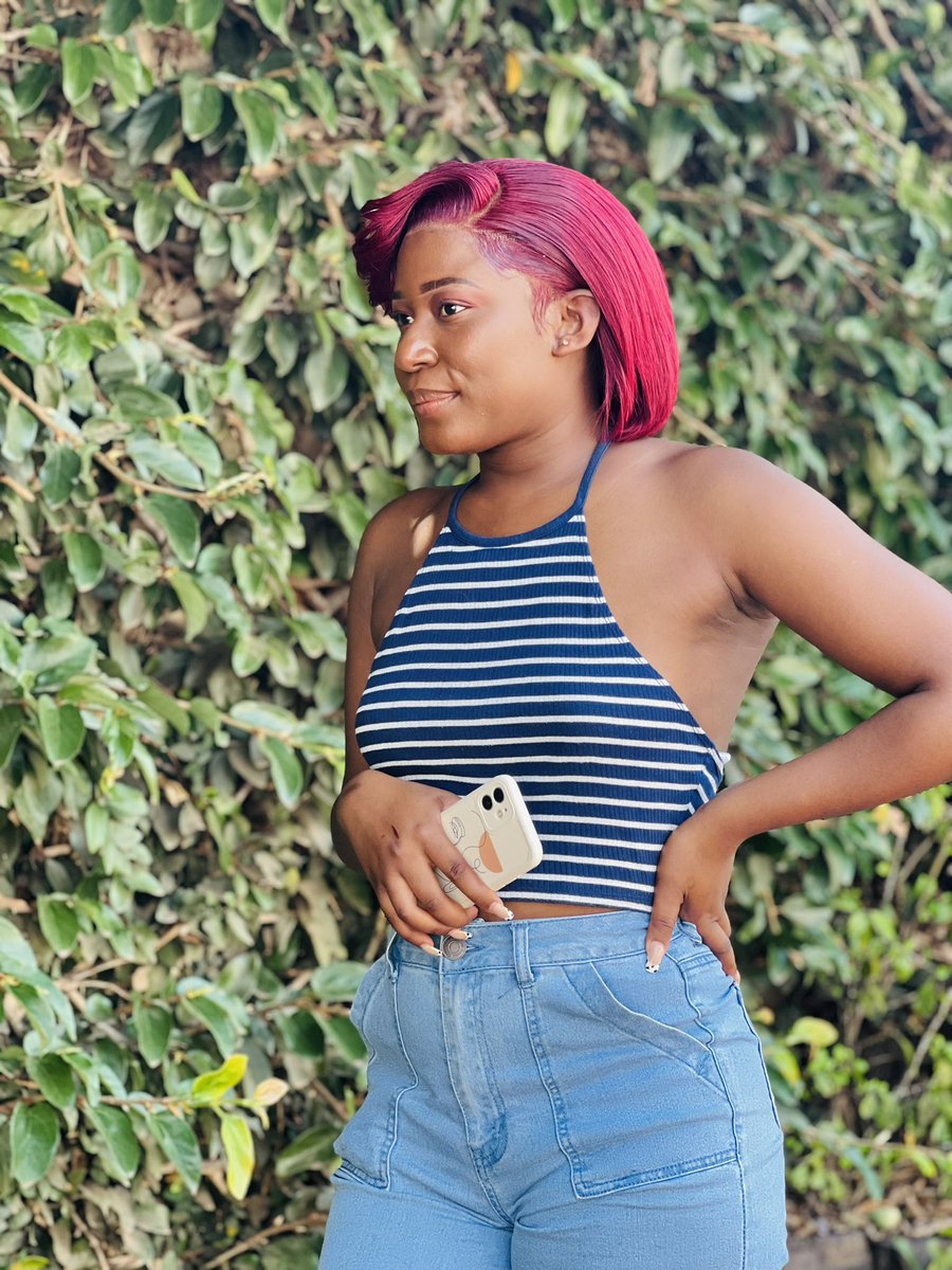 blvck_Luna28's tweet photo. @redmarketsunday Follow this link to view our catalog on WhatsApp: https://t.co/4dLoVSPGhS

Support business rechisikana veduwe
Pixie frontal wig $95 (Black, honey blonde,platinum blonde and burgundy)
Hair serum $10
Wig revamp $15
 And many more wigs

0784714300/0719714300 https://t.co/mcUyO0qE4C