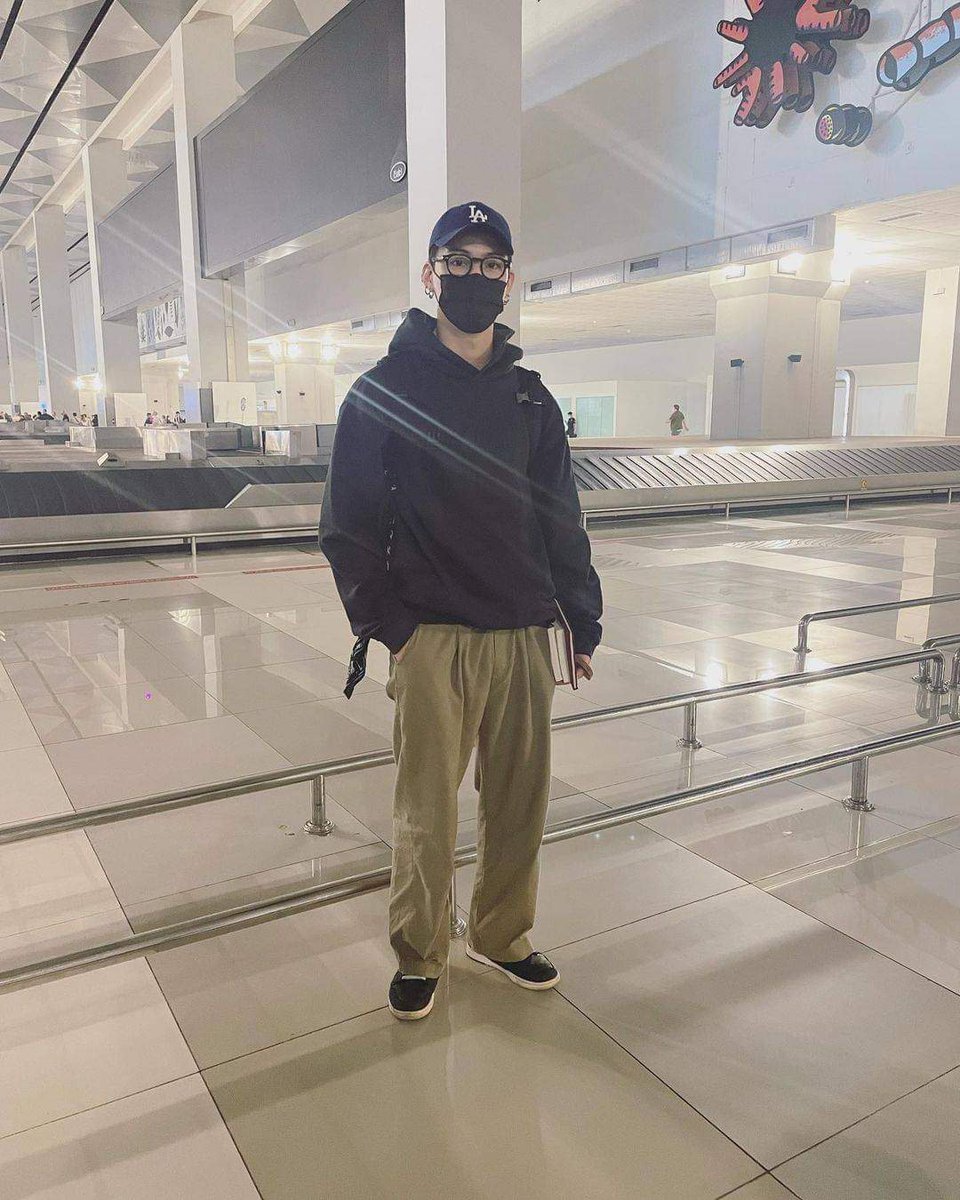 youngwoon__'s tweet photo. - life update of sorts? 

hi hello been super ia here in twt, life has been throwing curveballs left and right and needed to cope w it, thankfully nowadays i can say that my heart is happy and content, yet still hoping for the best 😌 hope all of u are safe 💗

love,
meg 🍃 https://t.co/4qZIM8LKeb