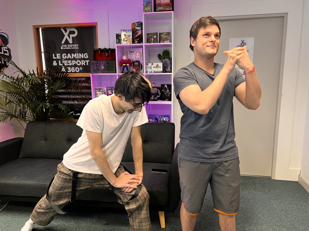 OwlInbde's tweet photo. Parce qu'on est en forme (non), on part sur une petite petite séance de sport collective (aidez-nous) ! 🏋️♂️
Venez suivre le live et choisissez nos exercices !😏
https://t.co/4Farbd6q8q
#SIDACTIONXP https://t.co/06Ye7ZUvVp