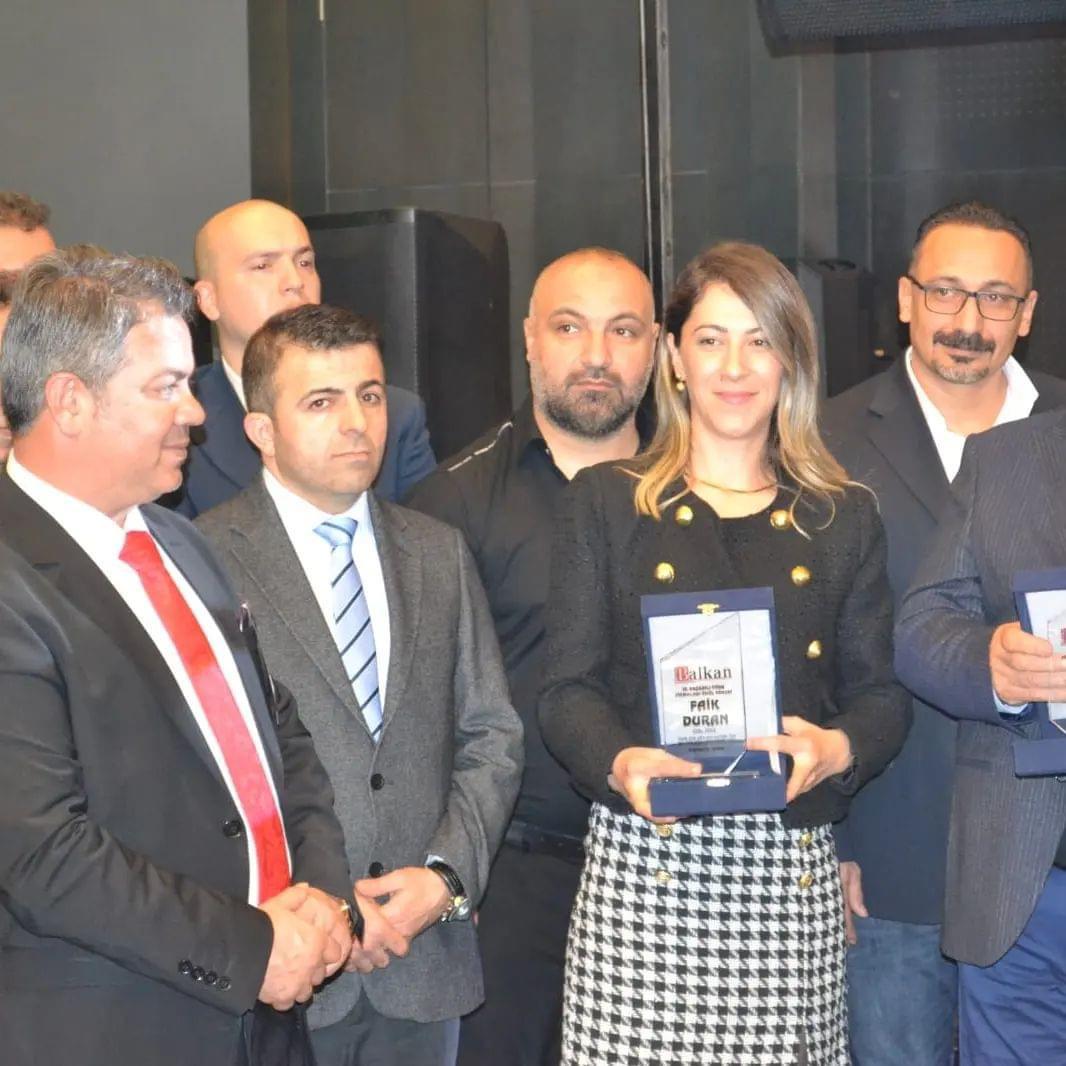 UYAFA ROMANYA’DA ÖDÜLE LAYIK GÖRÜLDÜ                
Geleceğin için sağlıklı beslen, hareketli yaşa, toprağını işle ve suyunu israf etme. Su toprak gıda ve spor hayattır” sloganını benimseyen ve bu doğrultuda çocuklara spor yapma fırsatı tanıyan ++