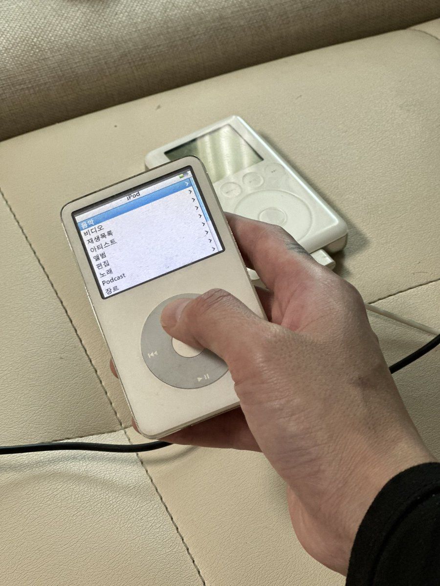 KwangHoo tweet media