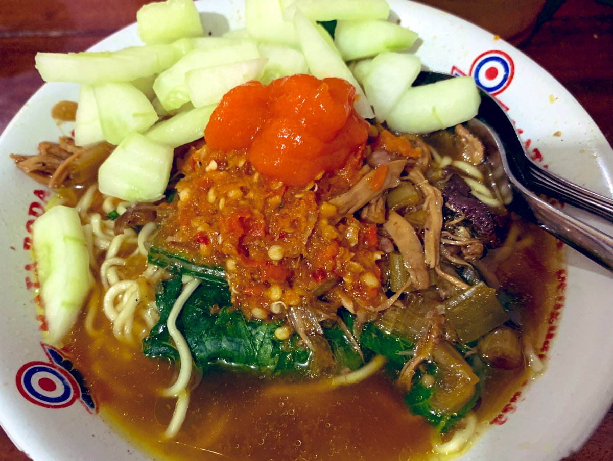zee_muthie's tweet photo. Pulang Jogja, waktunya #mieayam🍜 

Kali ini kopdarnya di Mie Ayam Pak Jo, Patangpuluhan @InfoMieAyamYK https://t.co/EwmxOQKQhz