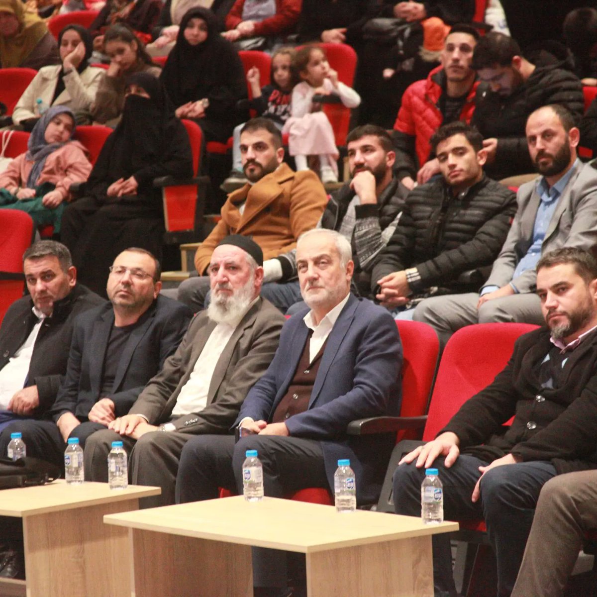 PSVArnavutkoy's tweet photo. Arnavutköy Peygamber Sevdalıları Derneği olarak Kasım Ayı sahabe Ayı Etkinlikleri Kapsamında “Ebu Ubeyde Bin Cerrah (r.anh)”ın Hayatını konu ele aldığımız Programımızdan Kareler.
.
#arnavutköy #Avlu34 #KasımAyıSahabeAyı #Kasım #Ay #Sahabeler #Sahabe https://t.co/NZH4TFEIDu