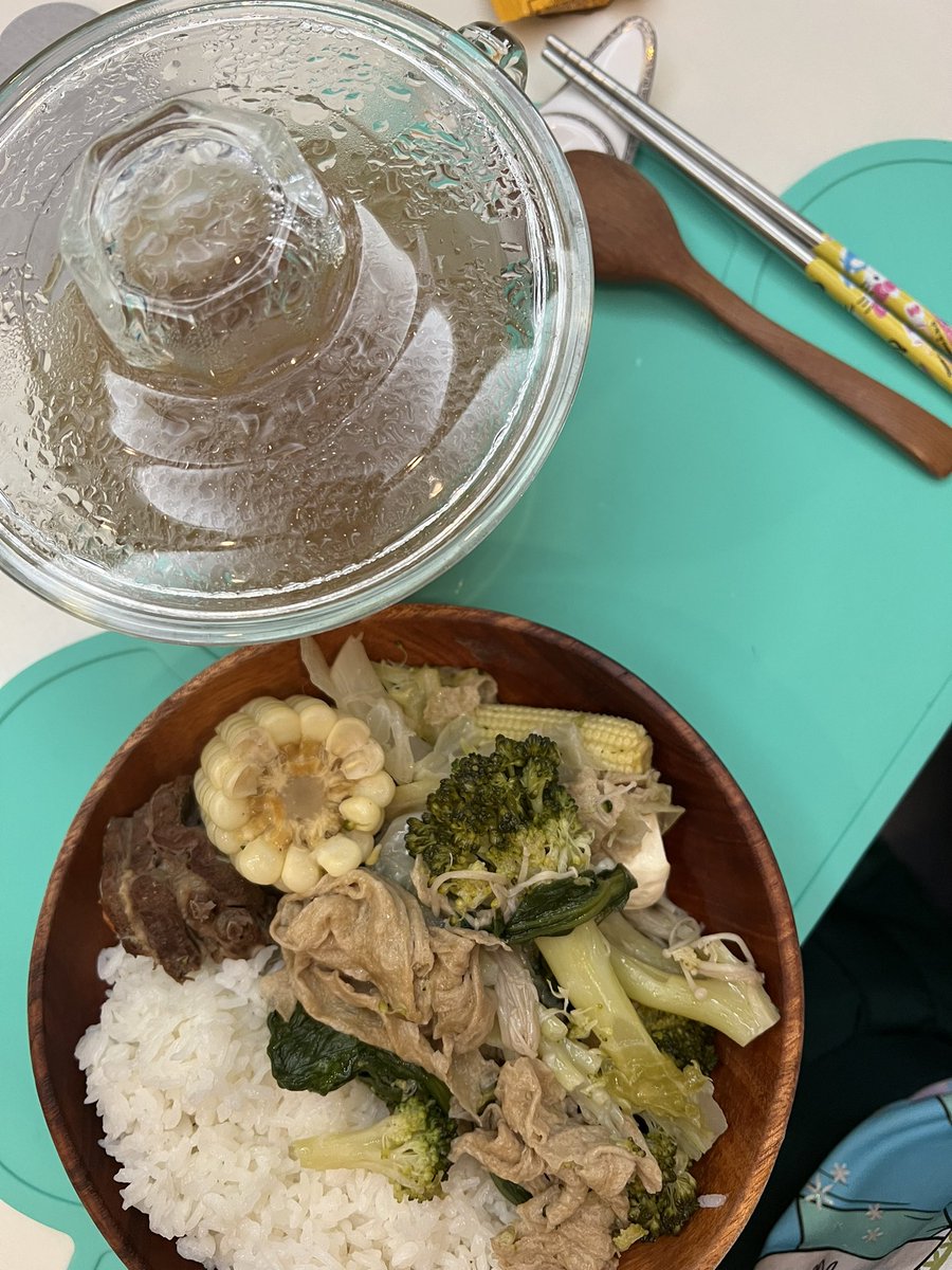 YAsuKoC_menomae's tweet photo. 日曜日の食😌
#昼食
#午後のコーヒー☕️
#FellowCarterMoveMug🥰
#自炊 https://t.co/Gcl2RfkoEQ