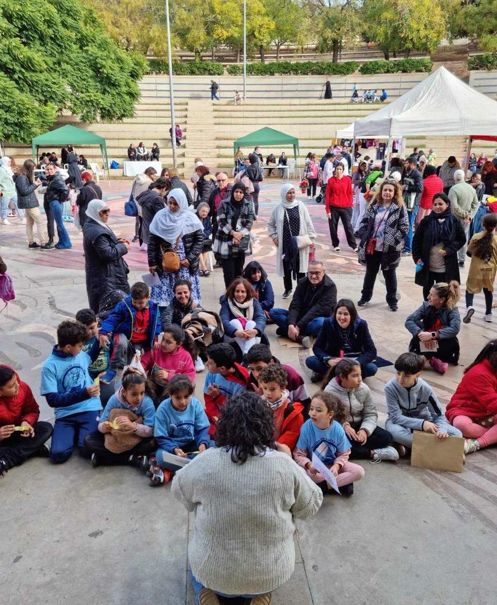 SuffragettesThe's tweet photo. 🟣 Les #Suffragettes vam participar ahir al #Ravaleando, edició 2022, al parc dels pins de #santacoloma, un esdeveniment de trobada veïnal per la convivència i el civisme. Vam realitzar una narració de contes per la #igualdat  i trencant estereotips de gènere! 💪🏼💪🏼💜
#feminisme https://t.co/tJx273Bphc
