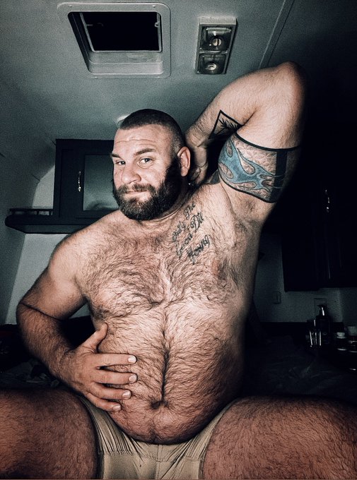 Body positivity..! We come in all shapes and sizes….!! Just be you ❤️

#gaybearsofinstagram #gaybeardedmen