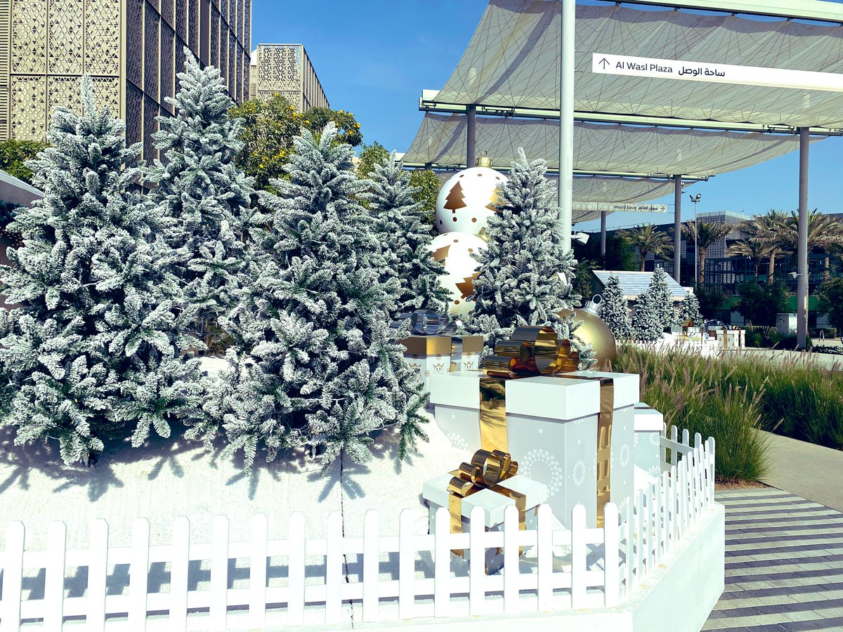 ArborPrimary's tweet photo. It’s the most wonderful time of the year…❄️⛄️🎅🏼🛷 the #aweandwonder👀 and #magic🪄created @ExpoCityDubai’s🇦🇪#festiveseason2022🎄🎁 is something quite #special for #kidsofallages👶🏾👧🏼🧔🏽‍♂️👵🏻👴🏿. The #HolidaysAreComing🤲🏽🎉🤲🏽- time to find out if I’m on the #naughty😡or #nice 😀list🤔!! https://t.co/3G01jBE9kC