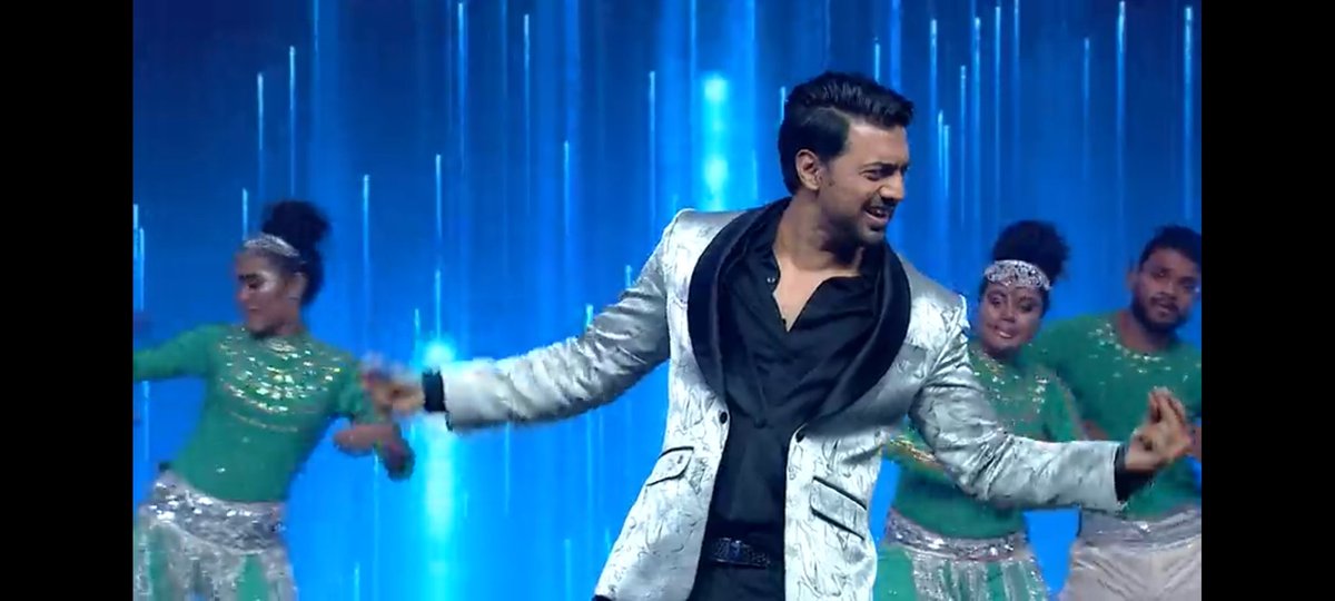 NawarNusrat's tweet photo. Every episode of #DDJ3 is Grand,this is what we have witnessed so far but love, when it's quarter finale &amp; the episode begins in such a way, it's nothing but LARGER THAN GRAND🔥
Love watching u performing❤️ The entire stage,screen, all's yours😍your moves says so! @idevadhikari https://t.co/wMoyTxY7hO