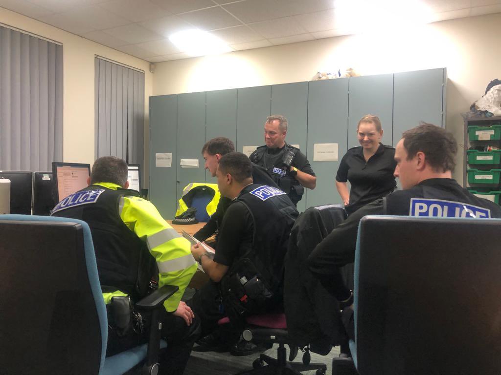 The evening ended with one in custody for possession with intent to supply. An arrest made, means paperwork. The team working together on the new force system. 2/2 🚨👏
#ExeterCarnival #Police #Specials
