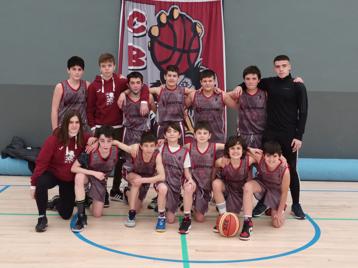 Enhorabuena Imanol!Otra vez convocado por Navarra <a href="/FNBaloncesto/">Federación Navarra de Baloncesto</a> la campeonato de España infantil. Gracias Jonathan, <a href="/AlexFerCho_/">Alex Fercho</a>
<a href="/Vera11Pablo/">Pablo Vera</a> 
El año de Imanol, encuentro con <a href="/jaygranger11/">Jayson  granger</a> y <a href="/Baskonia/">Kosner Baskonia</a> ,campeón de liga con el <a href="/CbaskAlsasua/">CBASK Altsasu</a> y selección Navarra 🏀🏀👏 enhorabuena