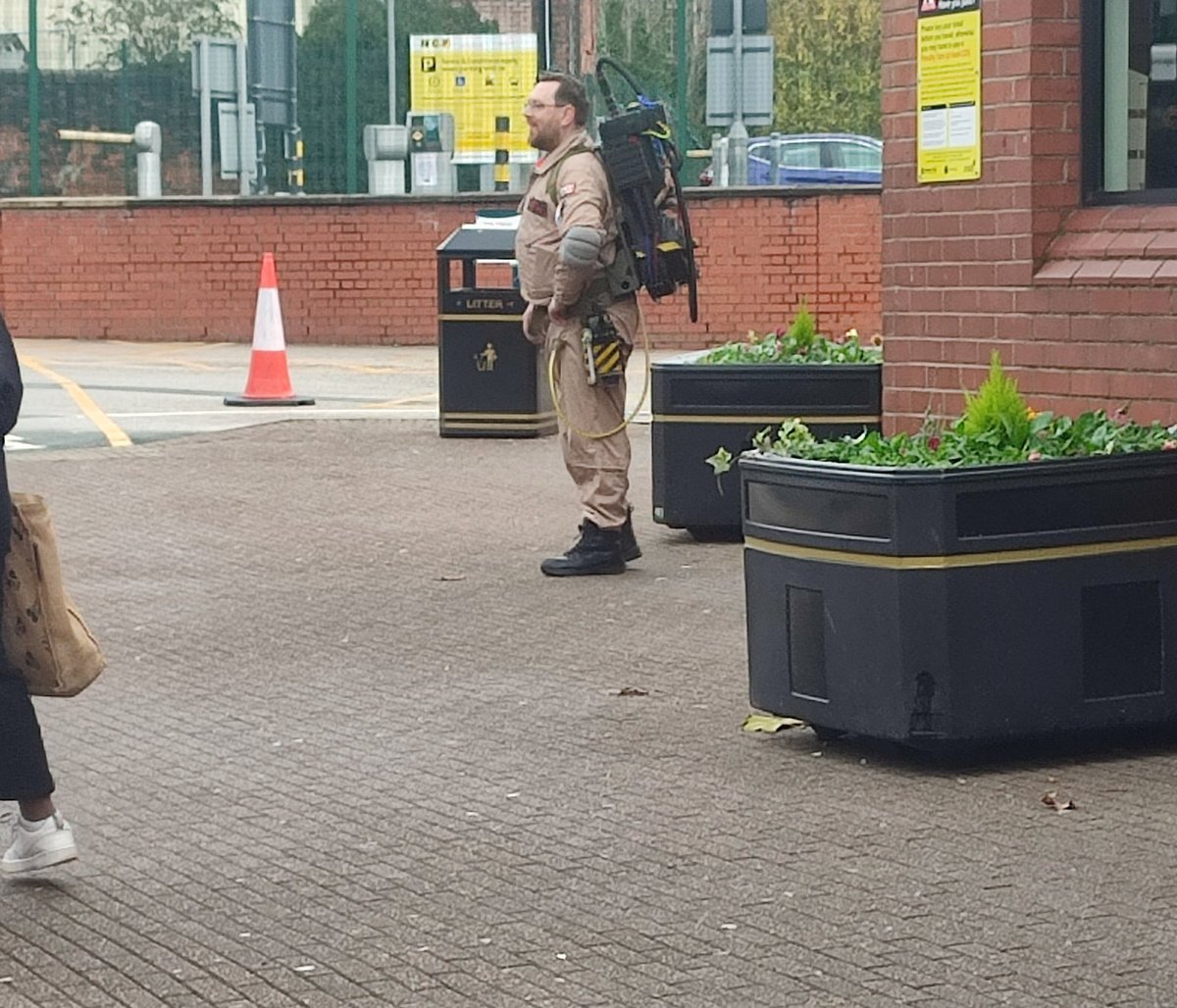 RichGreaves1975's tweet photo. Just another normal day in Wigan https://t.co/TGEasgkQiG