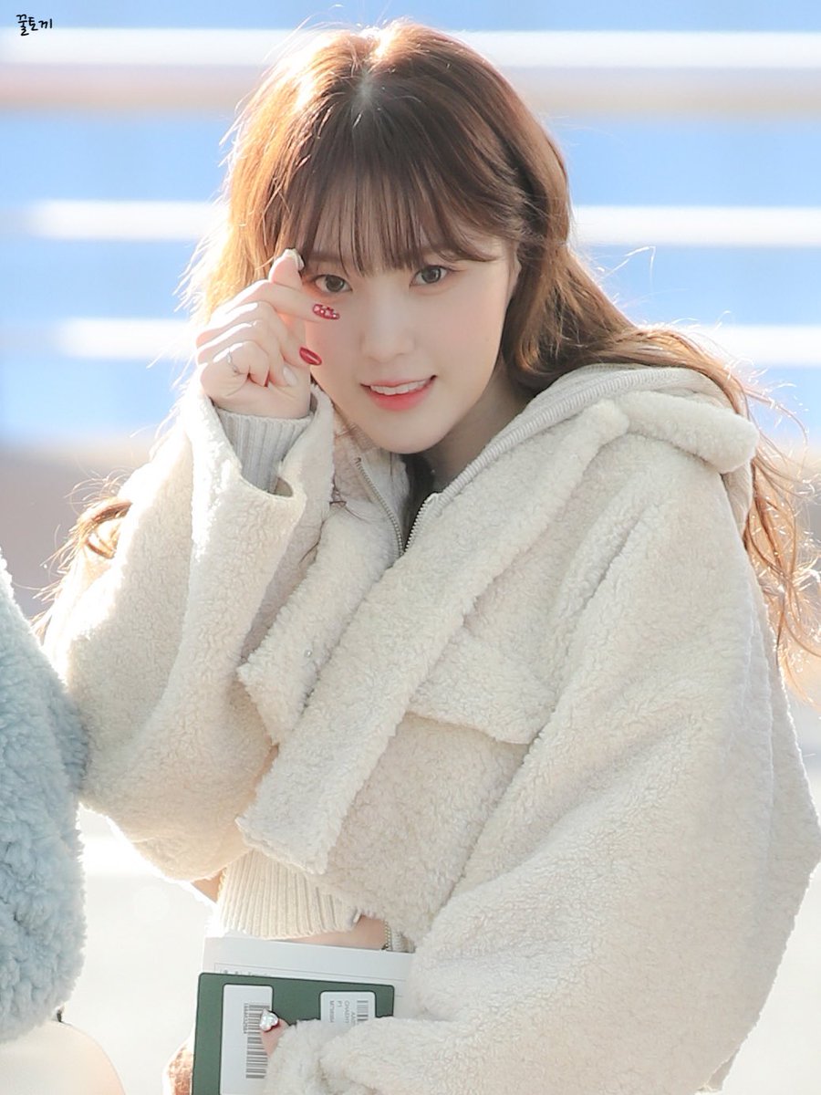 221127 HQ

나의 공주💖

#Kep1er #케플러  #ケプラー  #김채현 #KIMCHAEHYUN #キムチェヒョン
