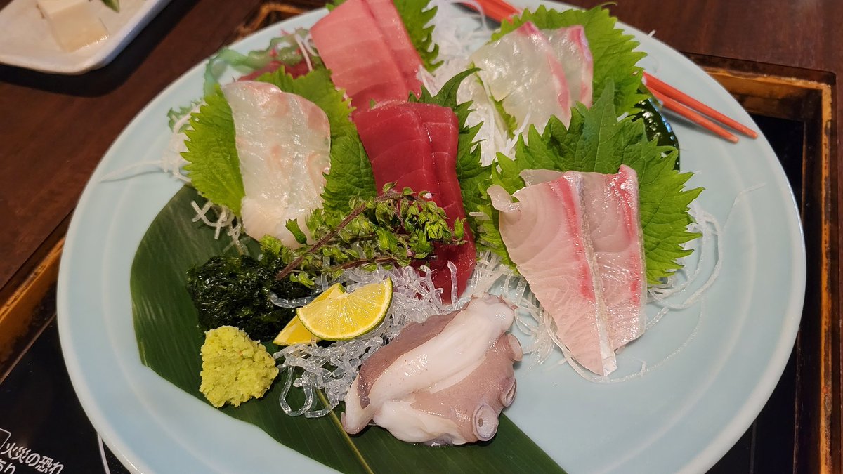 yama_kazu_chan's tweet image. コスタリカ戦を観戦しながら
ちゃんこ鍋を食す
#塩ちゃんこ #刺身 #ローストビーフ
#焼き鳥