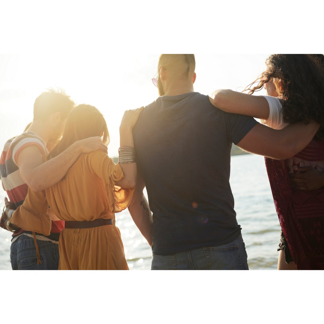 reininsarcoma's tweet photo. November is National Caregiver Month! Caregiving can be stressful, both emotionally and physically.
Tip for managing your stress: Socialize
Take time to connect with family and friends to share stories, laugh and be social.
#cancercaregivers
#sarcomasupport https://t.co/ITOAvFfQqL