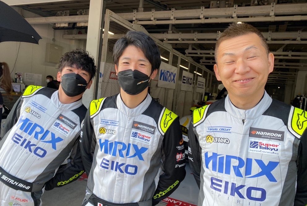 seitanonaka's tweet photo. 2位🎊

荒れた最終戦でしたが、ミスなく走りきりました！

そして最後までS耐に出れて良かった！
最高のチームで1年間走らせていただきました☺️

山﨑さんを始めとした関係者の皆様ありがとうございました！

#mycars #csiracing https://t.co/W3QnKCY7zd