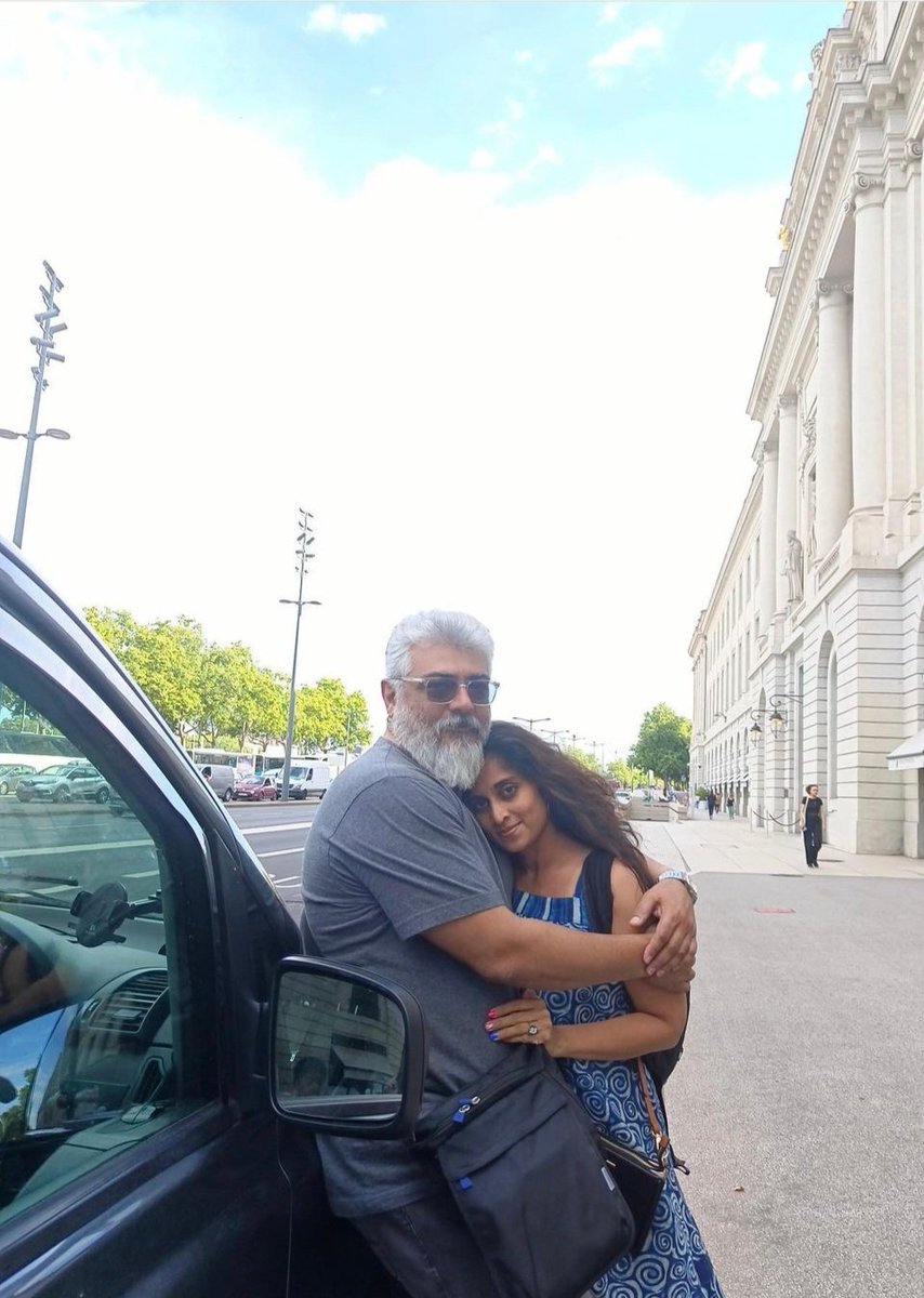 rameshlaus's tweet photo. A pic of Actor #AK and his wife Mrs. Shalini Ajith Kumar from #Lyon France 🇫🇷 https://t.co/ZX6Fne2zH4