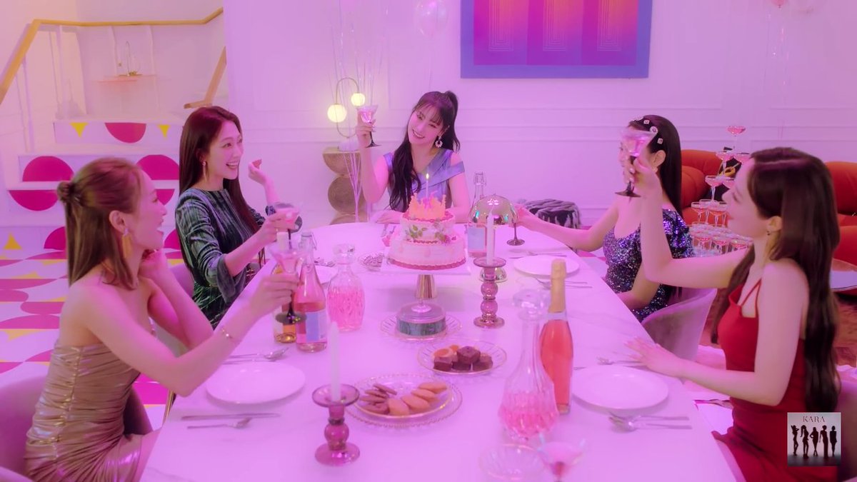 Gustday1's tweet photo. การที่ได้เห็นวง #KPOP GEN2 ได้กลับมารวมตัวกันออกเพลงและขึ้นเสตจรู้สึกดีจริงๆนะ

2021 : #TARA ได้ปล่อยเพลงใหม่ในรอบ 4 ปี

2022
-#2NE1 ได้กลับมารวมตัวกันที่คอนเสิร์ตโคเชล่า
-#SNSD คัมแบ๊คโดยการปล่อยอัลบั้มเต็มชุดที่ 7 เมื่อเดือนสิงหา
-#KARA เตรียมปล่อยเพลงใหม่ในวันที่ 29 เดือนนี้ https://t.co/yA5ysSdr3K
