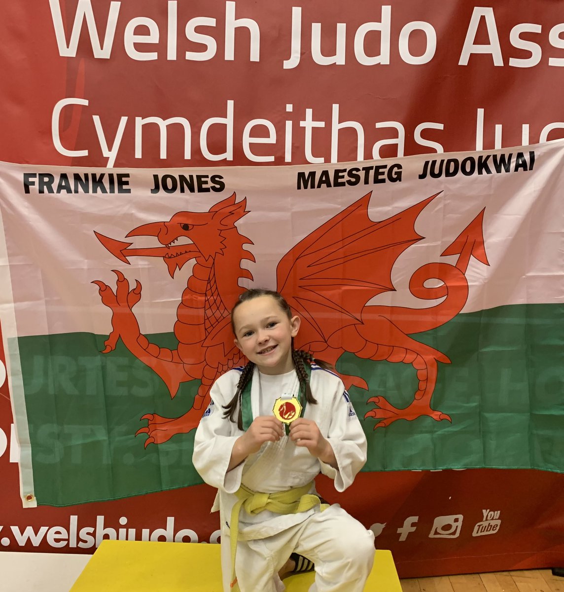Griffit17Nadine's tweet photo. Super proud of my little pocket rocket Frankie Jones today!
Competed in the Welsh National Judo Championships and she walks away with Gold 🥇 Welsh National Judo Minors -28kg Girls Champion 🥋
Maesteg Judokwai ❤️🖤
Welsh Judo Association 🏴󠁧󠁢󠁷󠁬󠁳󠁿🥋 https://t.co/KRtQiVwn0x
