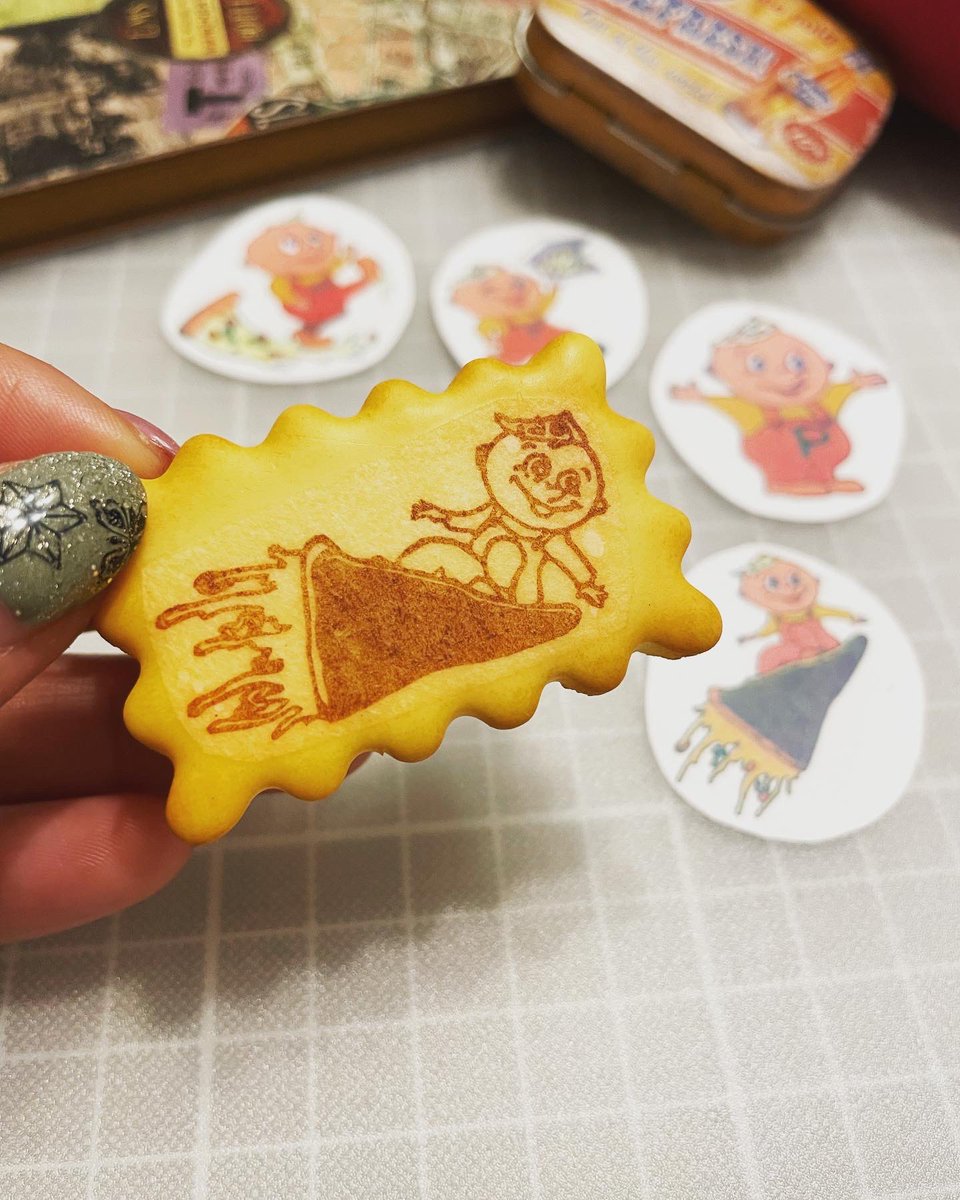 cookie_happy_k's tweet photo. ☆キャラはんこ作ったよ☆
橋本ピッツァさんのはんこ作りました。
はんこを使った動画作ってくれました
https://t.co/OGMZD4fnzx

#消しゴムはんこ #美味しそうな消しゴムはんこ #クッキーはんこ #ピッツァ #pizza #ドローンファイト もよろしく♪ https://t.co/0waN3o1wLS