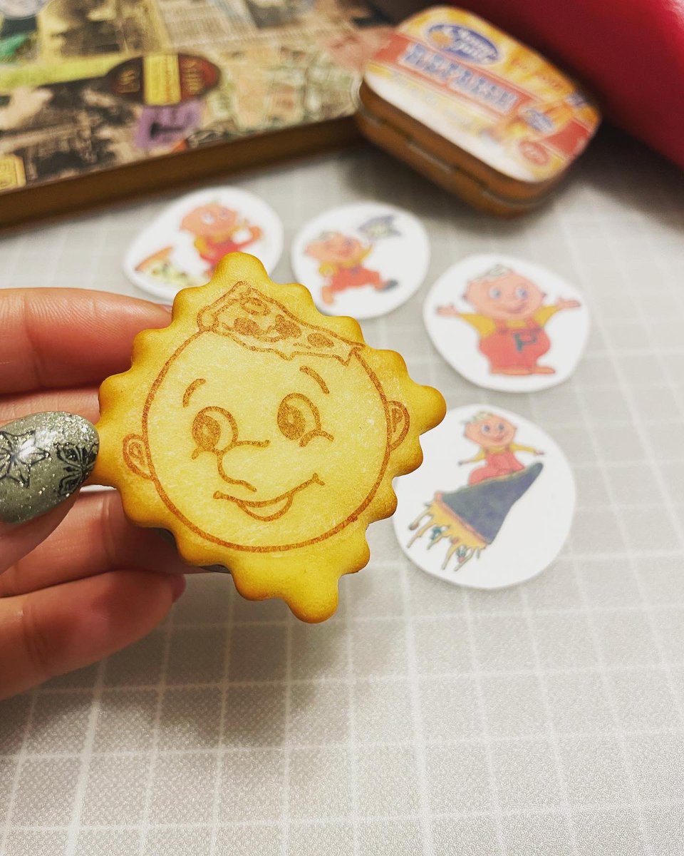 cookie_happy_k's tweet photo. ☆キャラはんこ作ったよ☆
橋本ピッツァさんのはんこ作りました。
はんこを使った動画作ってくれました
https://t.co/OGMZD4fnzx

#消しゴムはんこ #美味しそうな消しゴムはんこ #クッキーはんこ #ピッツァ #pizza #ドローンファイト もよろしく♪ https://t.co/0waN3o1wLS